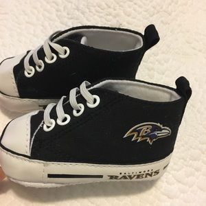 5/$20 Baltimore Ravens baby shoes